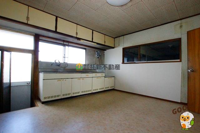 都城市志比田町　店付住宅　
